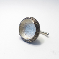 Silber 925/- mit einer gegossenen Eichelkappe, aussen geschw&auml;rzt &euro; 250.-